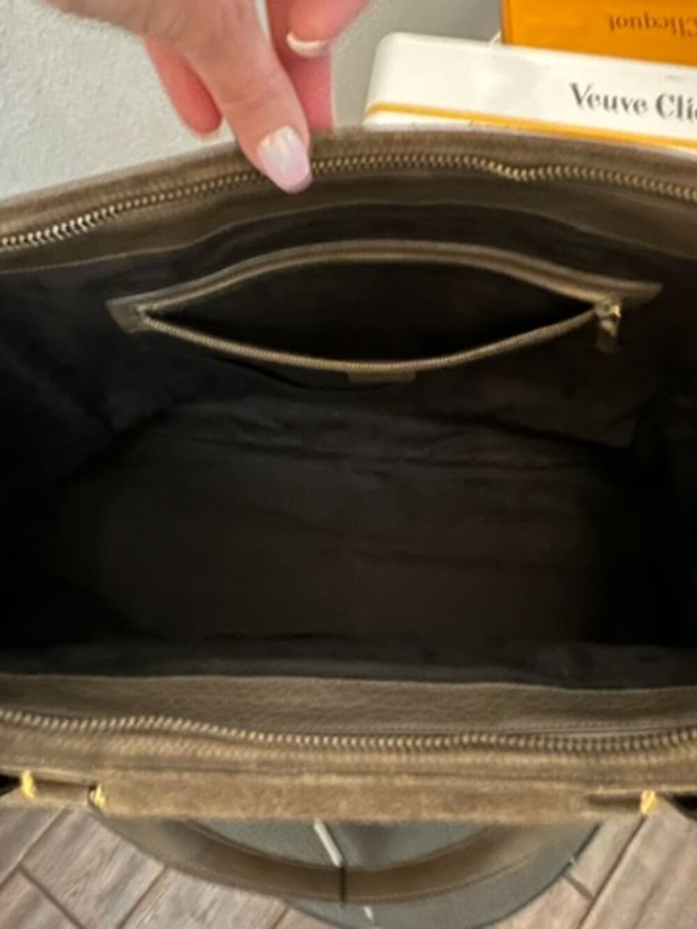 Gucci 1973 Large Brown Suede Top Handle Travel Tote Gold GG "Blondie" - Picture 9 of 15
